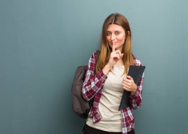 Genç öğrenci Rus kadın gizli tutmak veya sessizlik isteyen