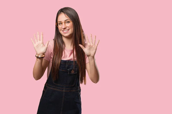 Junge Coole Frau Mit Nummer Zehn — Stockfoto