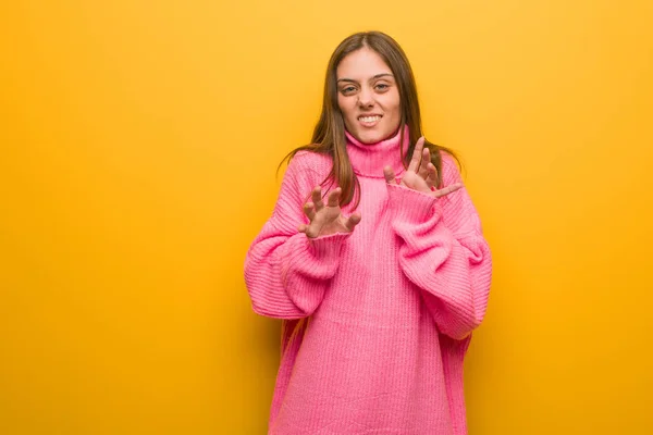 Jovem Mulher Moderna Rejeitando Algo Fazendo Gesto Nojo — Fotografia de Stock