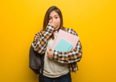 Şaşırttı ve şok genç öğrenci kadın