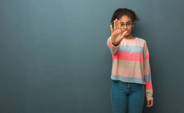 Young African American Girl Blue Eyes Putting Hand Front — Stock Photo, Image