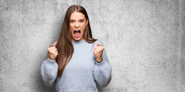 Young Caucasian Woman Screaming Very Angry Aggressive — Stock Photo, Image