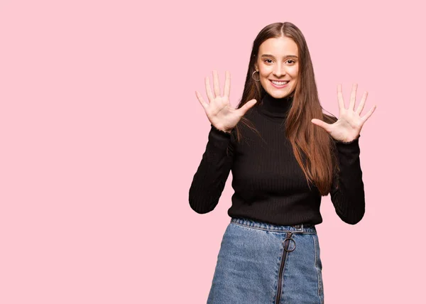 Young Cute Woman Showing Number Ten — Stock Photo, Image