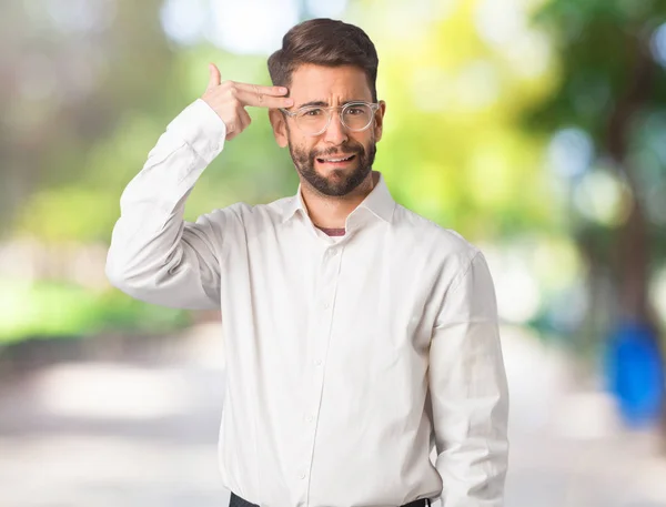 Joven Hombre Negocios Guapo Haciendo Gesto Suicida — Foto de Stock