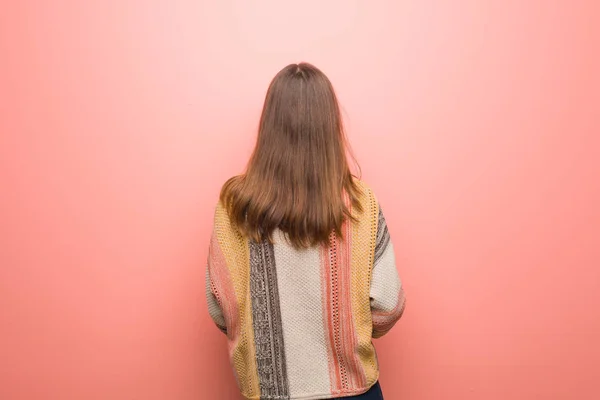 Young Hippie Woman Pink Background Looking Back — Stock Photo, Image