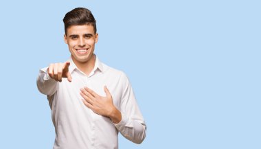Hedefleri ve amaçları elde genç iş serin adam hayalleri