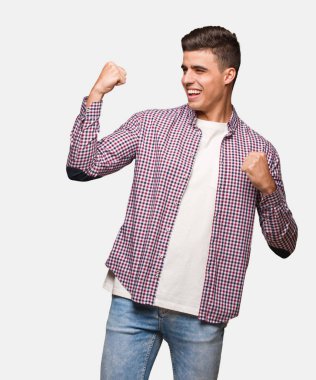 Teslim olmayan genç, havalı adam.