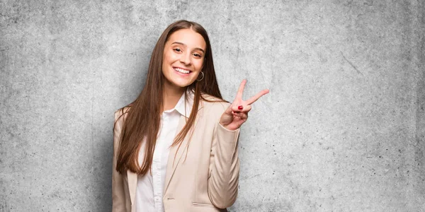 Young Caucasian Business Woman Doing Gesture Victory — Stock Photo, Image