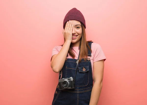 Young Cute Photographer Woman Shouting Happy Covering Face Hand — Stock Photo, Image