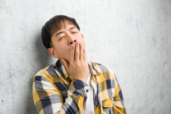 Jovem Chinês Cara Cara Closeup Cansado Muito Sonolento — Fotografia de Stock