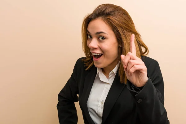 Junge Kaukasische Geschäftsfrau Mit Einer Idee Einem Konzept Der Inspiration — Stockfoto