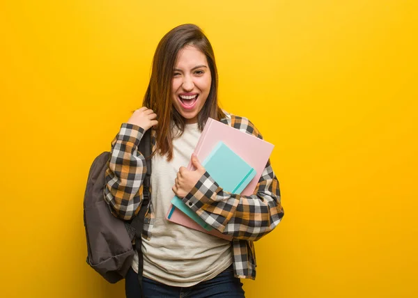 Joven Estudiante Gritando Muy Enojado Agresivo —  Fotos de Stock