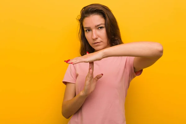 Young European Woman Isolated Yellow Background Showing Timeout Gesture — 스톡 사진