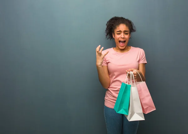 Young Black Woman Very Scared Afraid She Holding Shopping Bags — 스톡 사진