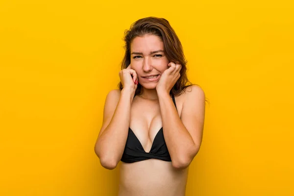 Young European Woman Wearing Bikini Covering Her Ears Her Hands — 스톡 사진