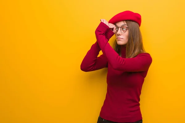 Young French Artist Woman Making Gesture Spyglass — 스톡 사진