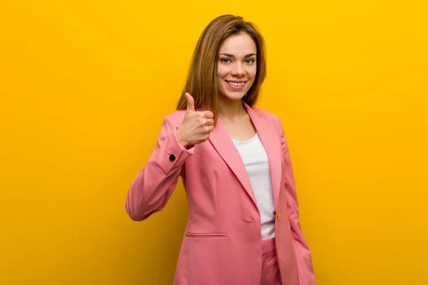 Young Fashion Business Woman Smiling Raising Thumb — 스톡 사진