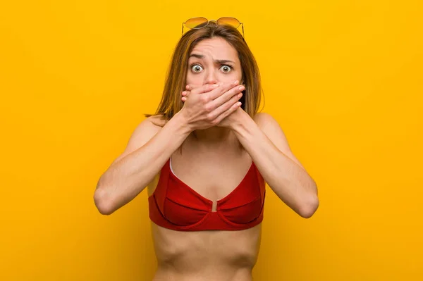 Young Caucasian Woman Wearing Bikini Sunglasses Shocked Covering Mouth Hands — 스톡 사진