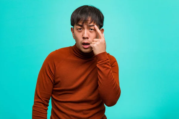 Joven Chino Haciendo Gesto Decepción Con Dedo —  Fotos de Stock