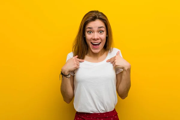 Young Natural Caucasian Woman Surprised Pointing Herself Smiling Broadly — 스톡 사진