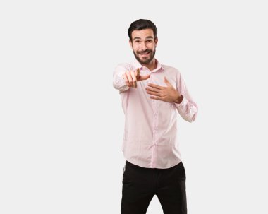 Genç yakışıklı adam rüyalar hedefleri ve amaçları gerçekleştirmek