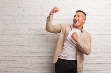 Young latin man who does not surrender