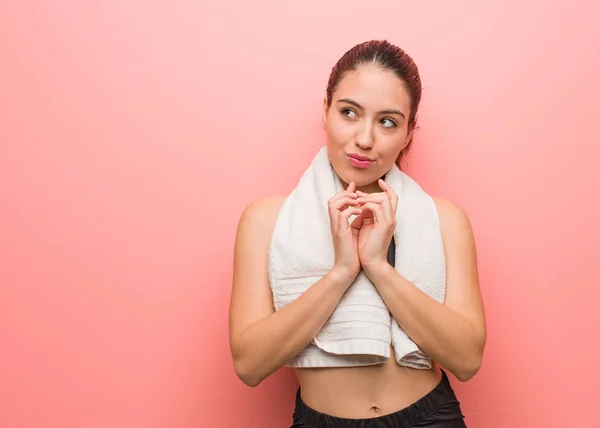 Junge Fitness Frau Entwirft Einen Plan — Stockfoto