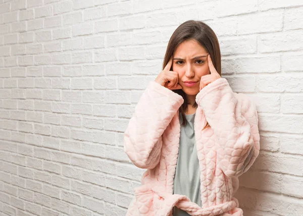 Young Woman Wearing Pajama Doing Concentration Gesture — Stock Photo, Image