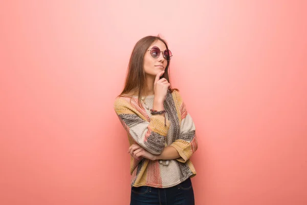Young Hippie Woman Pink Background Doubting Confused — 스톡 사진