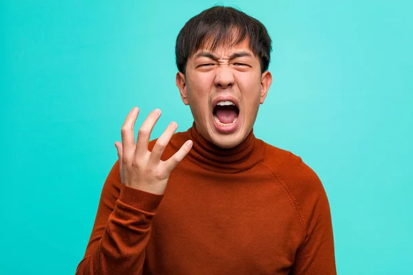 Junger Chinese Sehr Verängstigt Und Verängstigt — Stockfoto