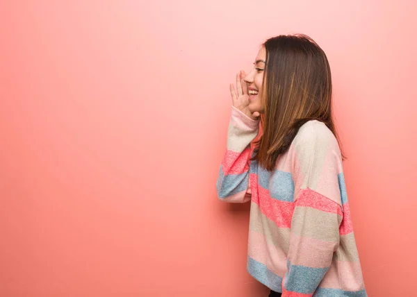 Young Cute Woman Whispering Gossip Undertone — Stock Photo, Image