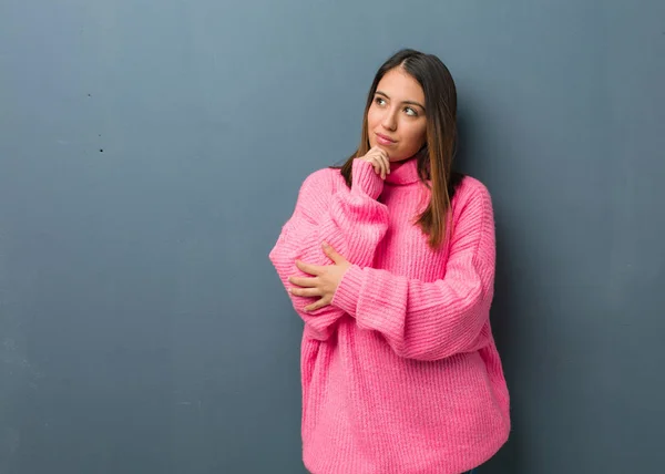 Young Modern Woman Doubting Confused — Stock Photo, Image