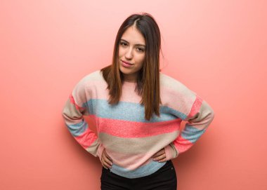 Çok sinirli biri azar Genç Sevimli Kadın