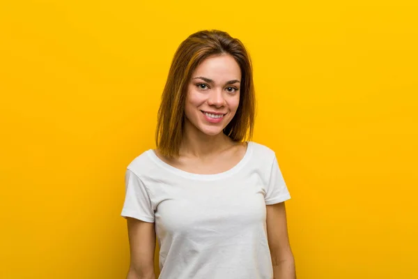 Mujer Caucásica Natural Joven Feliz Sonriente Alegre — Foto de Stock