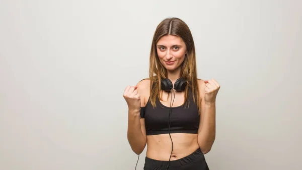 Junge Fitness Russische Frau Überrascht Und Schockiert — Stockfoto