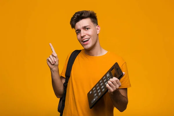 Junger Student Mit Taschenrechner Der Mit Dem Finger Auf Dich — Stockfoto