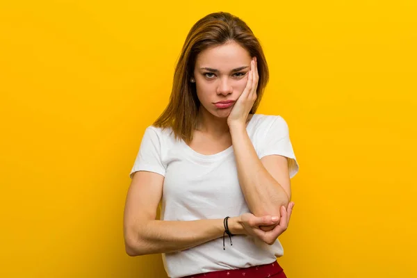 Jovem Mulher Caucasiana Natural Que Está Entediada Cansada Precisa Dia — Fotografia de Stock