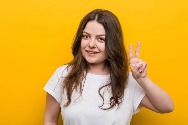 Young Curvy Size Woman Showing Victory Sign Smiling Broadly — 스톡 사진