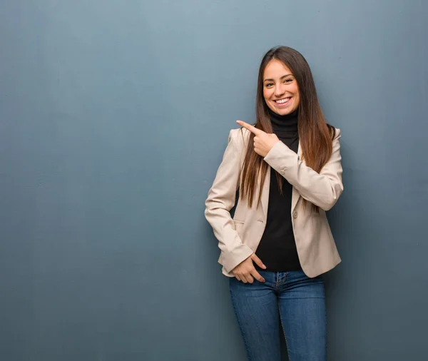 Young Business Woman Smiling Pointing Side — 스톡 사진