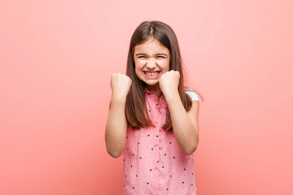 Linda Niña Animando Despreocupada Emocionada Concepto Victoria — Foto de Stock