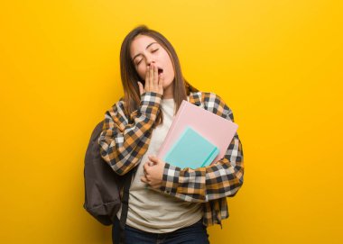 Genç öğrenci kadın yorgun ve çok uykulu