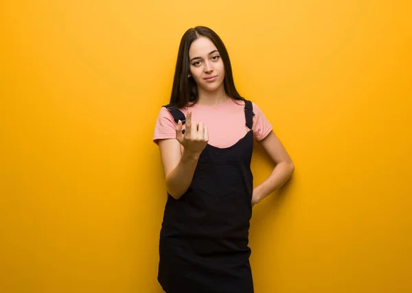 Jovem Menina Bonita Natural Convidando Para Vir — Fotografia de Stock