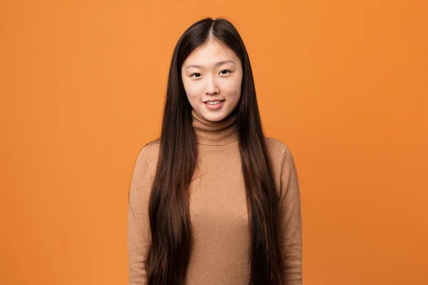 Jovem Mulher Chinesa Bonita Feliz Sorridente Alegre — Fotografia de Stock