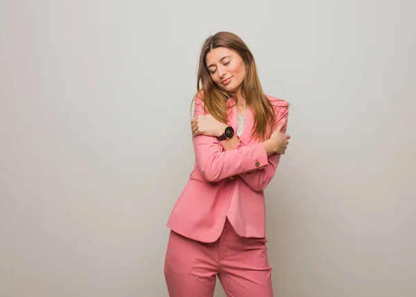 Jovem Negócio Russo Menina Dando Abraço — Fotografia de Stock