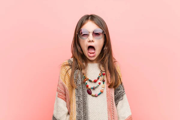 Pequena Menina Hippie Piscando Engraçado Amigável Despreocupado — Fotografia de Stock