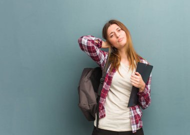 Genç Rus öğrenci boyun ağrısı çekiyor.