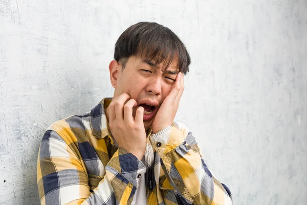 Jovem Chinês Cara Cara Closeup Desesperado Triste — Fotografia de Stock