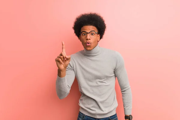 Young African American Man Pink Wall Having Great Idea Concept — Stock Photo, Image