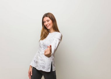 Genç Rus kız gelmek için davet