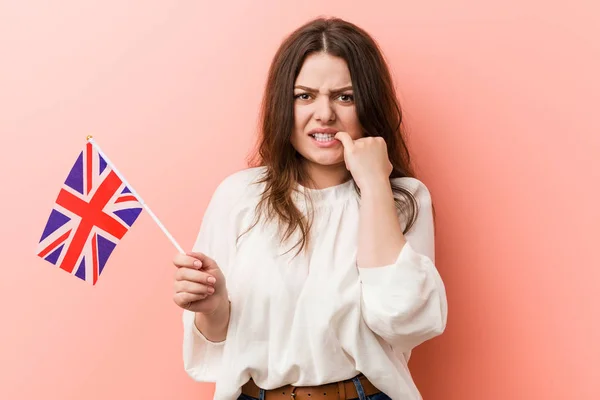 Joven Mujer Con Curvas Tamaño Grande Sosteniendo Una Bandera Del — Foto de Stock